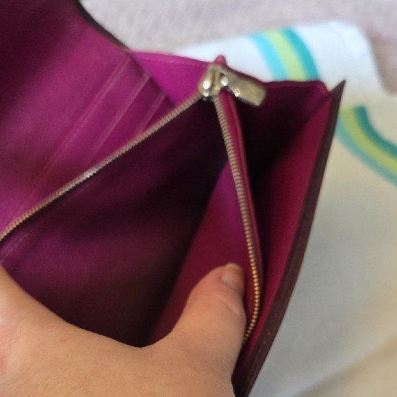 Louis Vuitton Plum and Pink Epi-Leather Wallet - Picture 10 of 10